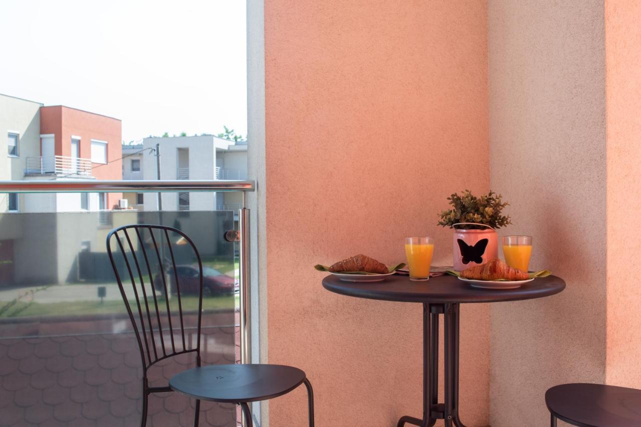 Sunny Home Near Bud With 2Br, Ac And Free Parking Vecsés Εξωτερικό φωτογραφία