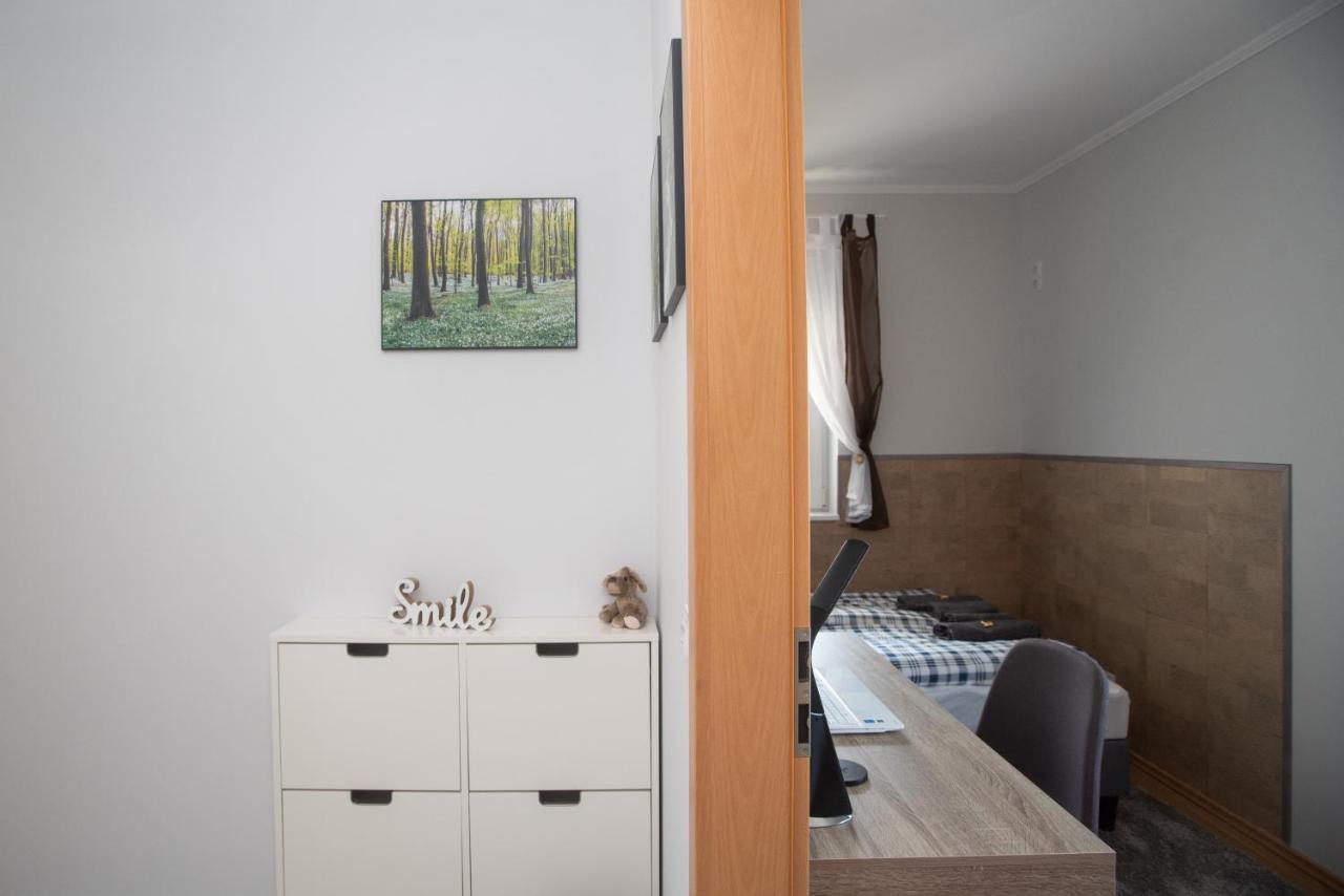 Sunny Home Near Bud With 2Br, Ac And Free Parking Vecsés Εξωτερικό φωτογραφία